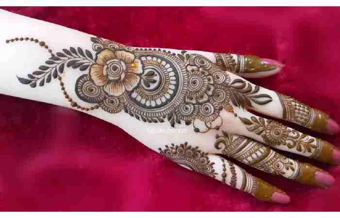 Stylish Back Hand Mehndi Design